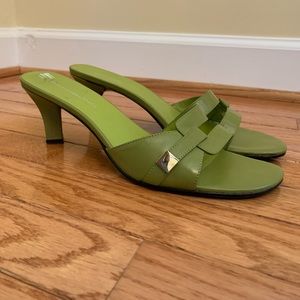 Bandolino green block heeled scandals